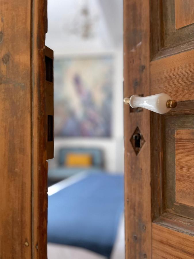 L'Oiseau Bleu Peacock Bed & Breakfast Roubia Dış mekan fotoğraf